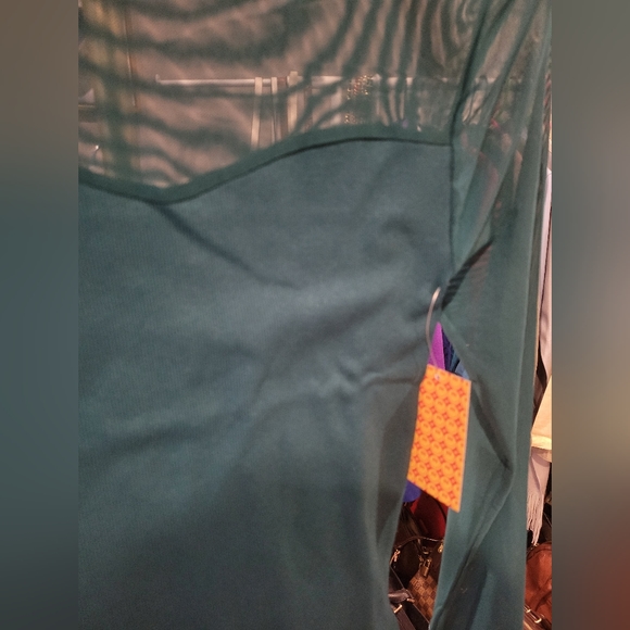 NWT Cropped Mesh Long Sleeve with Ribbed Bodice - Picture 5 of 5